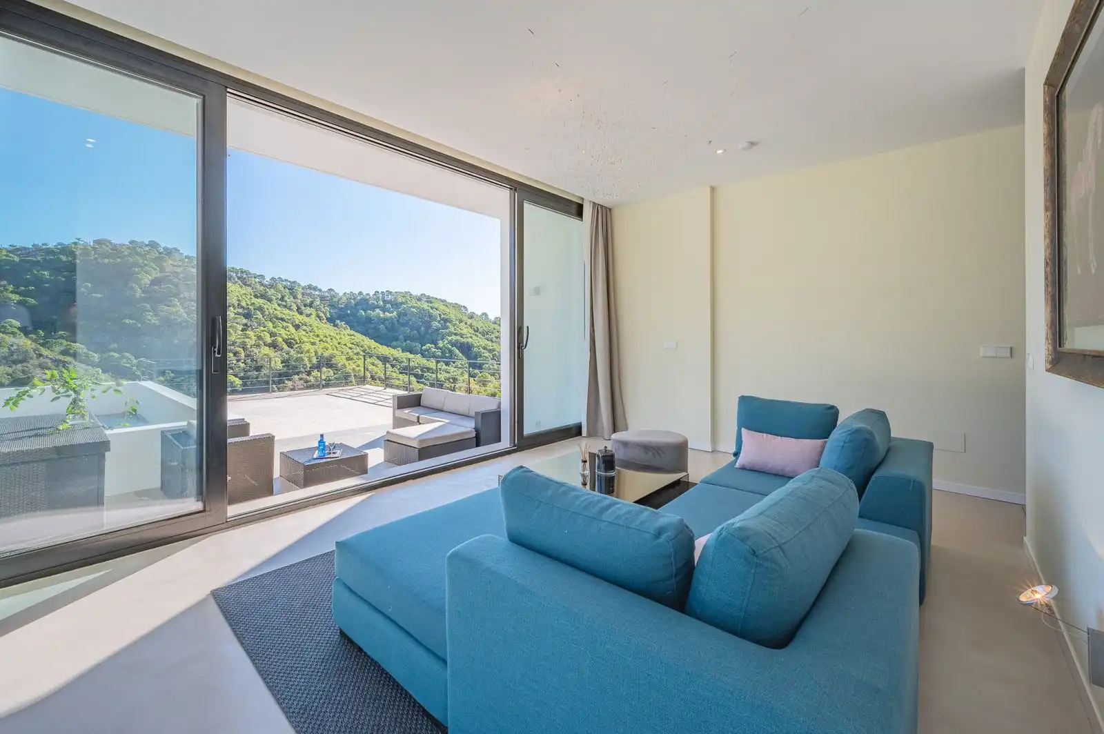 Living room of Houses for sale in Málaga  with Air Conditioner, Terrace and Swimming Pool