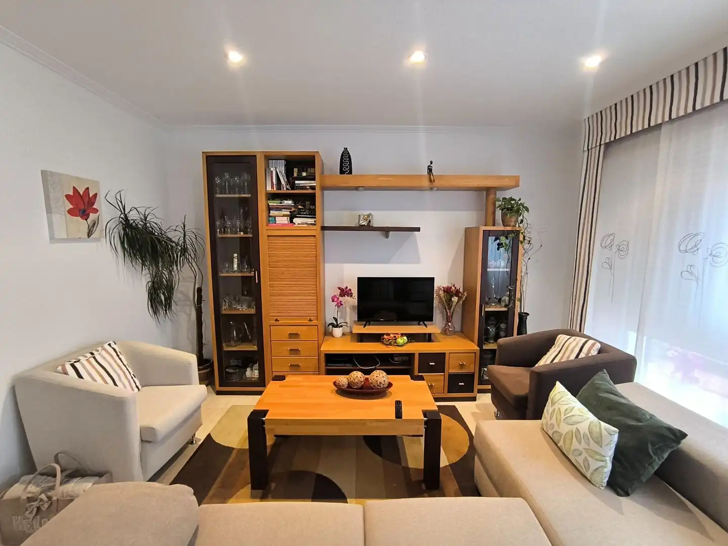 Wohnzimmer von Einfamilien-Reihenhaus zum Verkauf in Santiago de Compostela  mit Heizung, Privatgarten und Terrasse