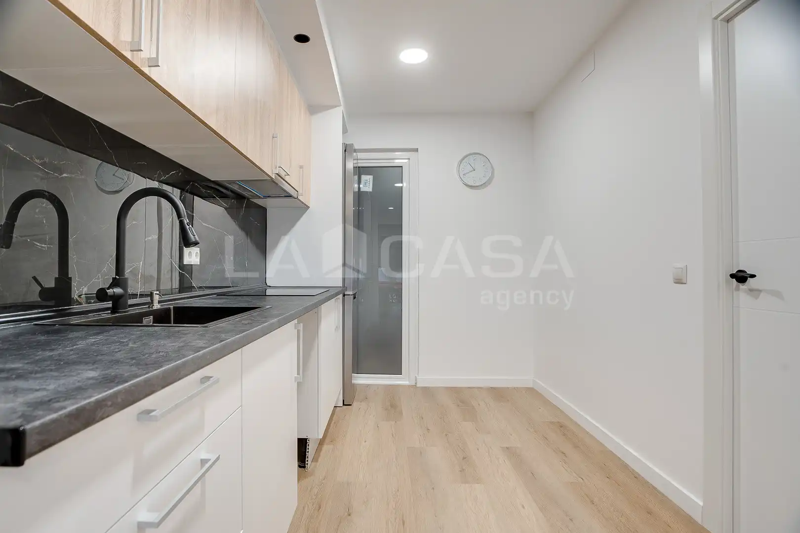 Küche von Büro zum Verkauf in L'Hospitalet de Llobregat