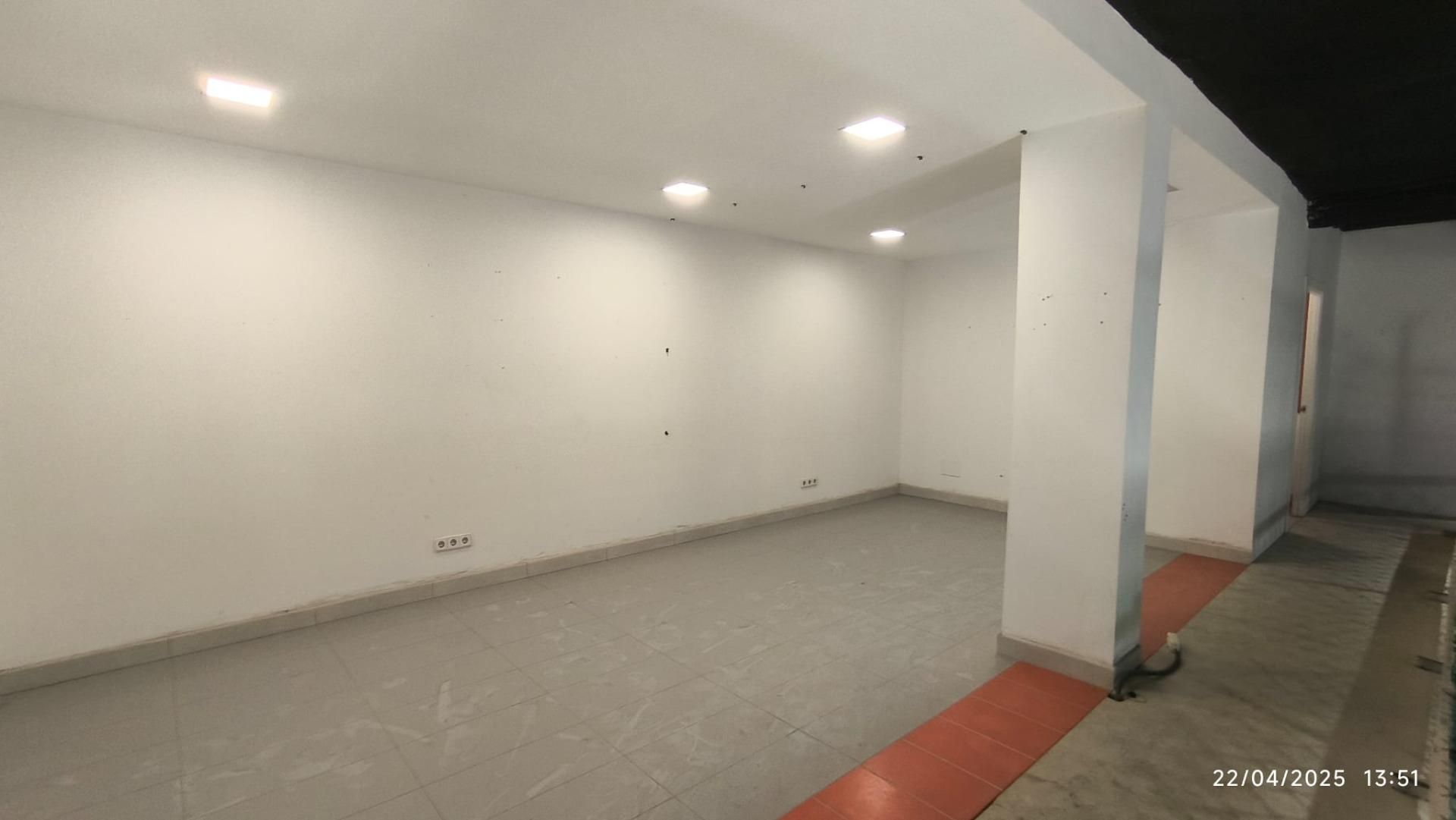 Premises for sale in  Madrid Capital