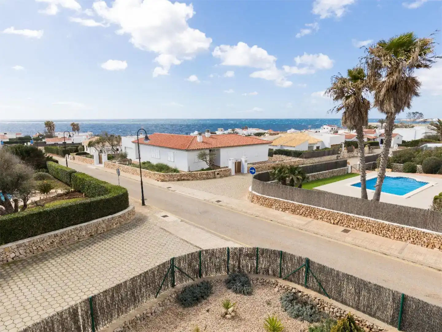 Vista exterior de Casa o xalet en venda en Sant Lluís amb Aire condicionat, Piscina i Balcó