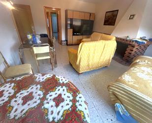 Living room of Flat for sale in Aldeanueva de la Vera  with Heating, Terrace and Storage room