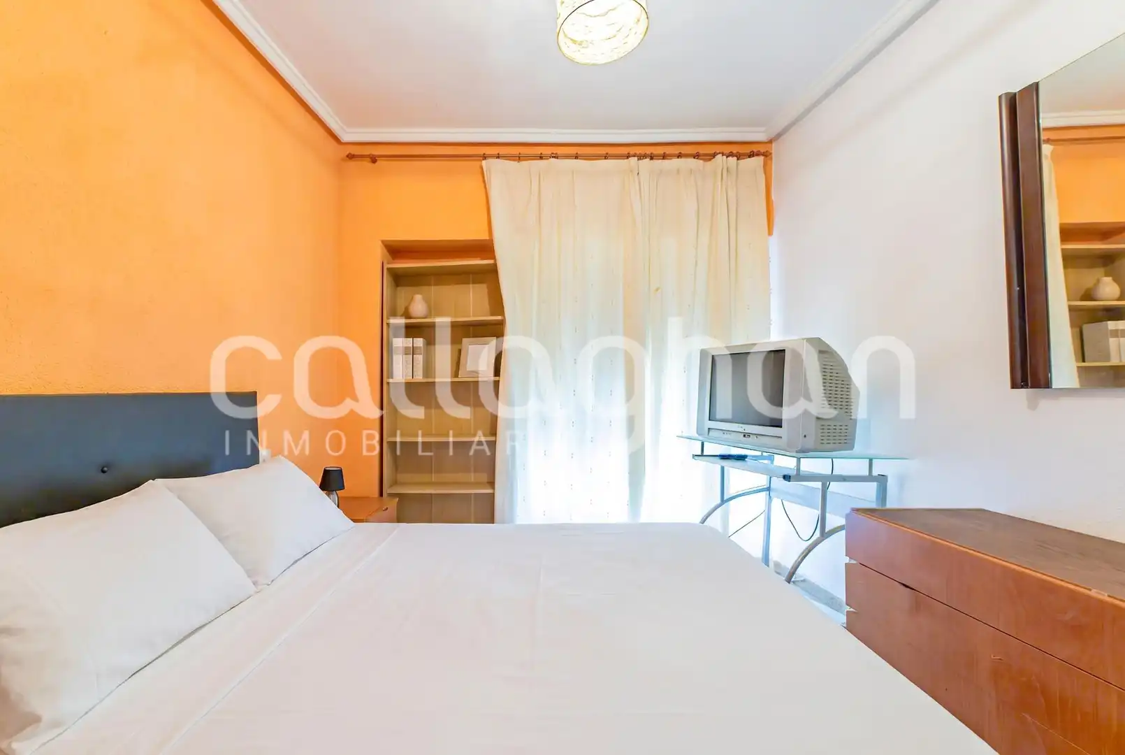 Habitación de Piso en venta en Valencia con Balcón