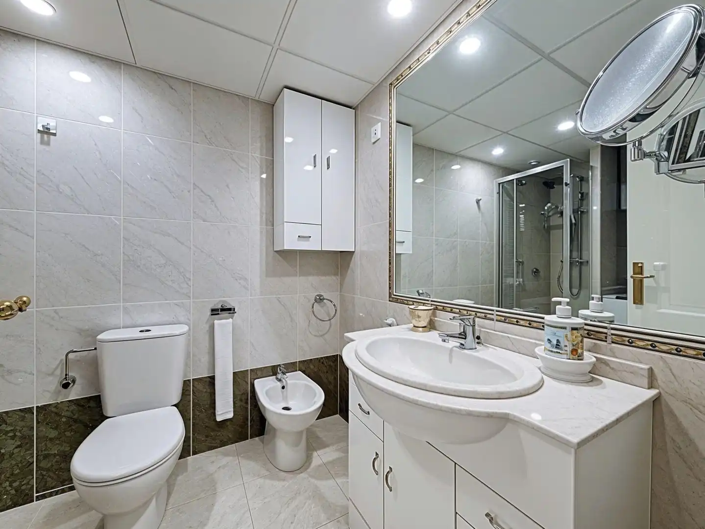 Bathroom of Apartments for sale in Calpe / Calp  with Heating, Balcony and Community pool