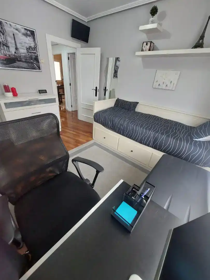 Schlafzimmer von Wohnung zum Verkauf in Gijón 