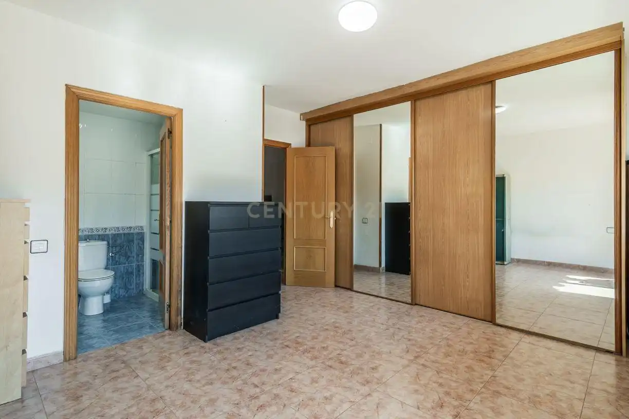 Dormitori de Apartament en venda en Sant Vicenç Dels Horts amb Aire condicionat i Balcó