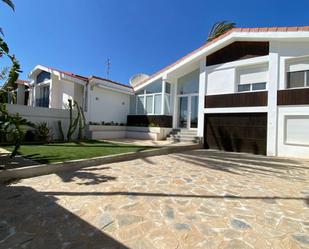 Vista exterior de Casa o xalet de lloguer en La Manga del Mar Menor amb Aire condicionat, Terrassa i Traster