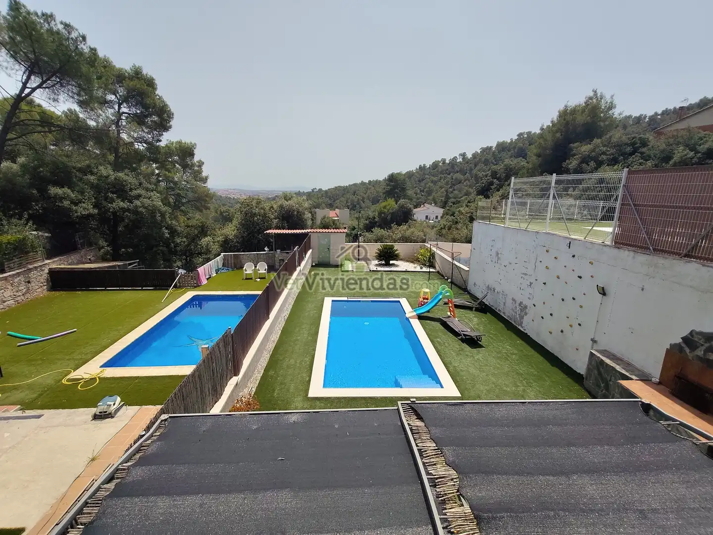 Piscina de Casa adosada en venda en Castellar del Vallès amb Calefacció, Jardí privat i Terrassa