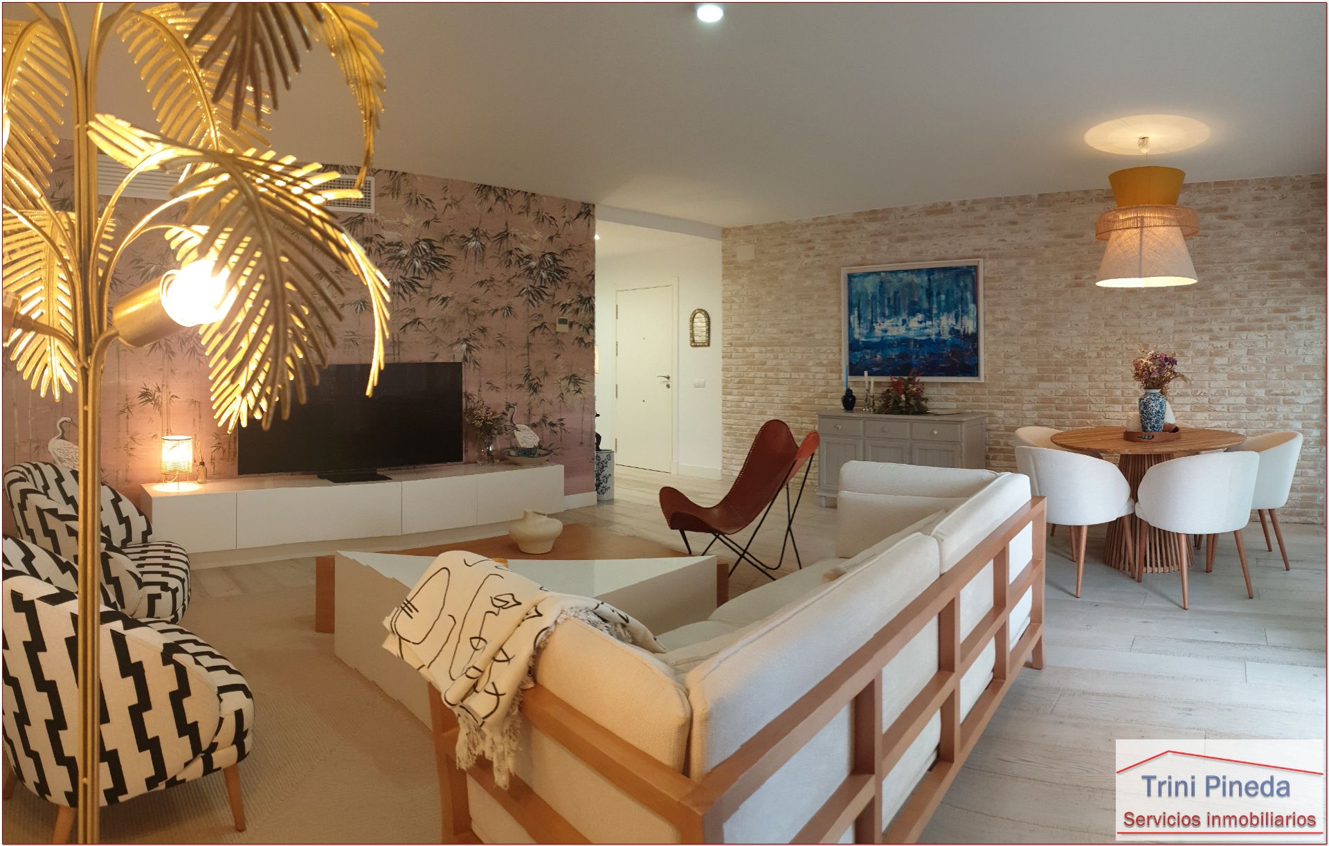 Living room of Flat to rent in  Sevilla Capital  with Air Conditioner, Parquet flooring and Terrace