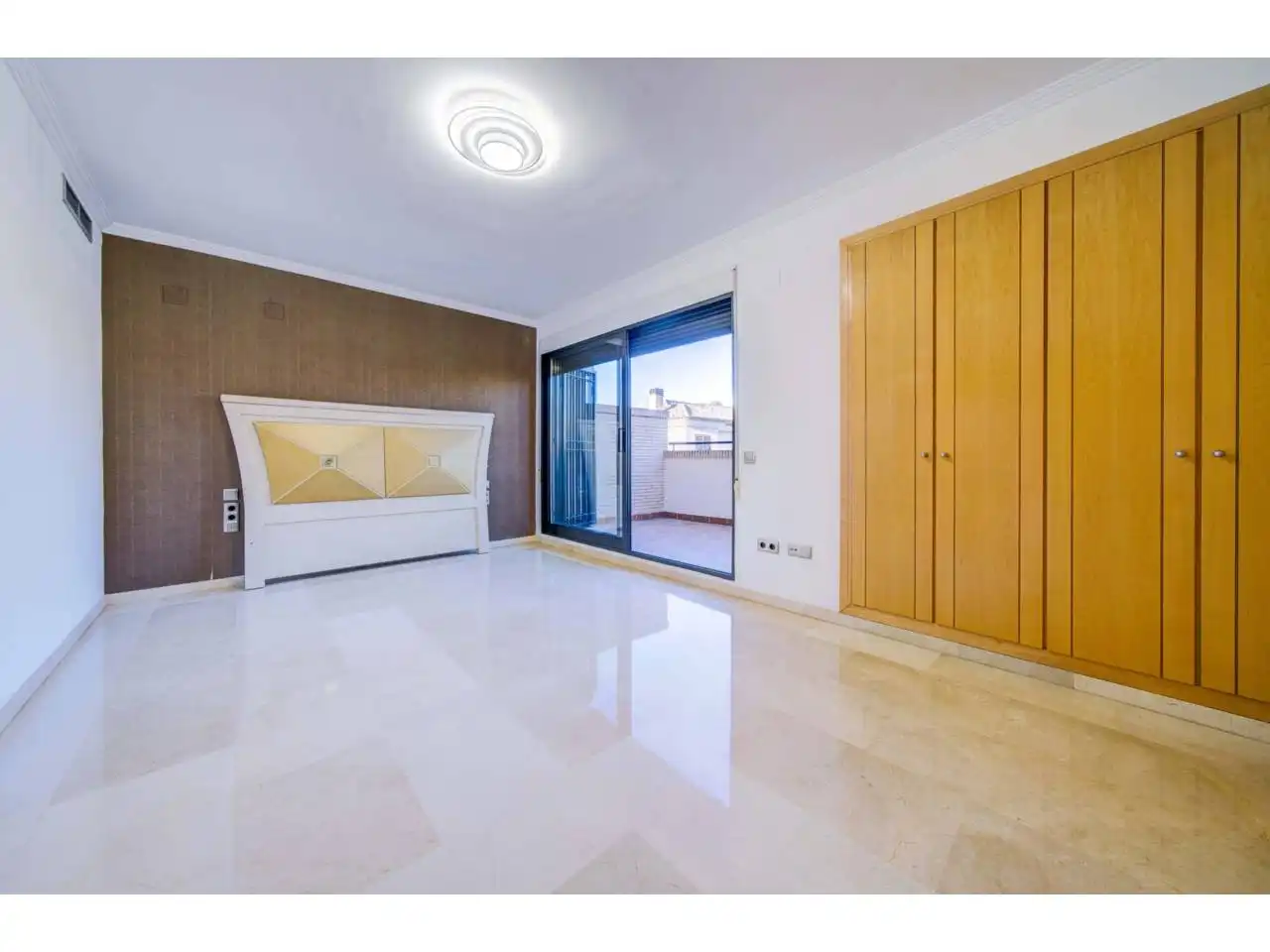 Habitación de Casa adosada en venta en Valencia con Aire acondicionado, Calefacción y Terraza