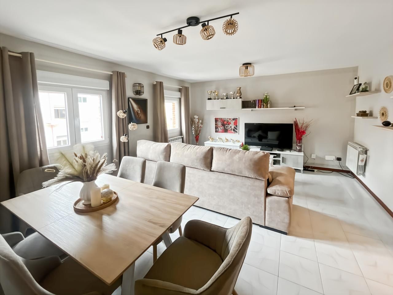 Sala d'estar de Pis en venda en  Madrid Capital amb Calefacció