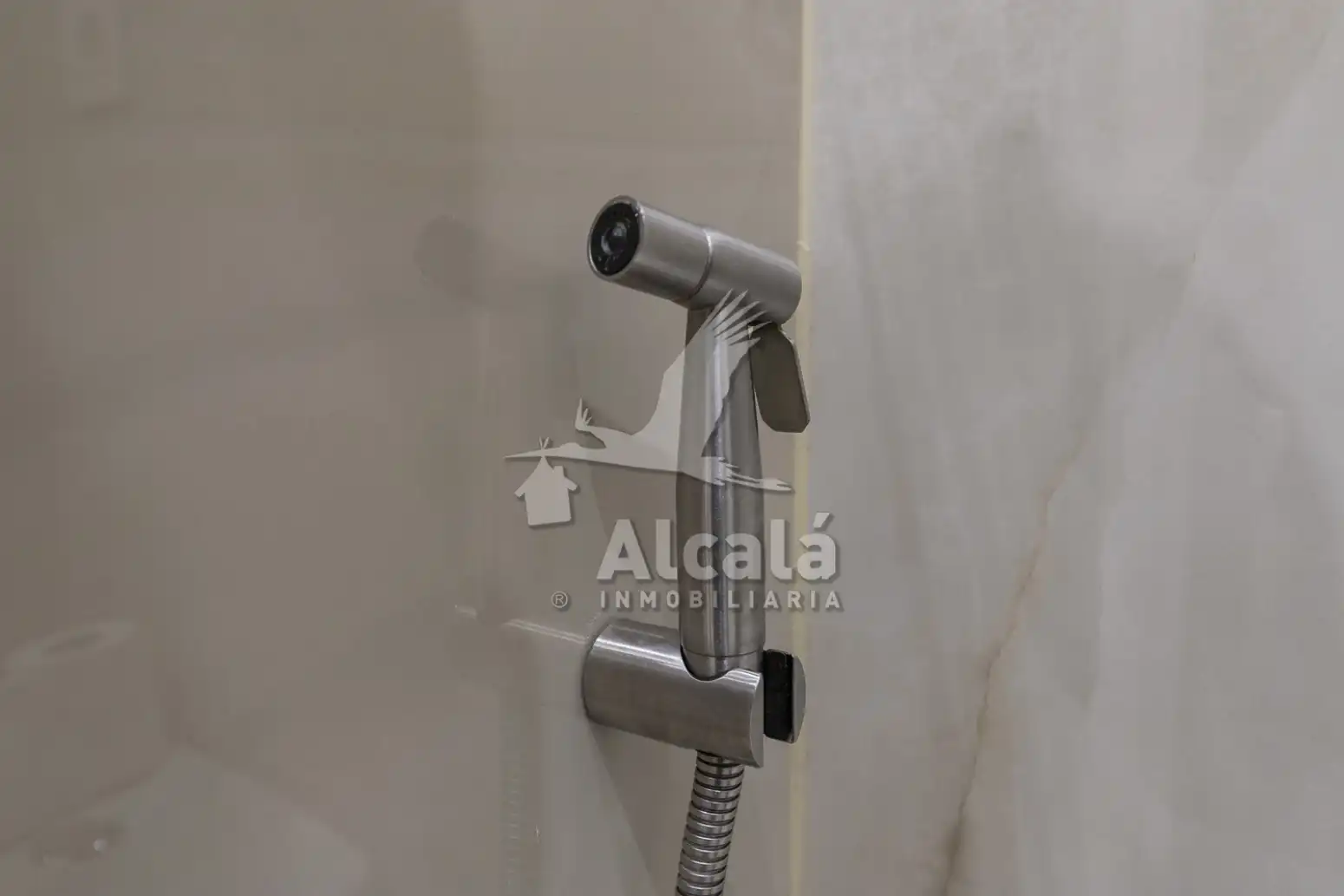 Baño de Piso en venta en Azuqueca de Henares con Aire acondicionado, Jardín privado y Domótica