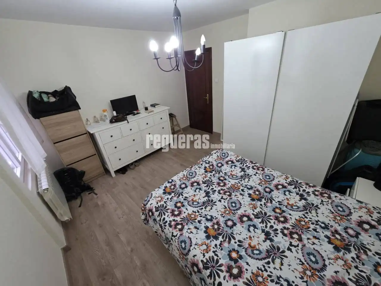 Schlafzimmer von Wohnung zur Miete in Avilés mit Heizung und Möbliert