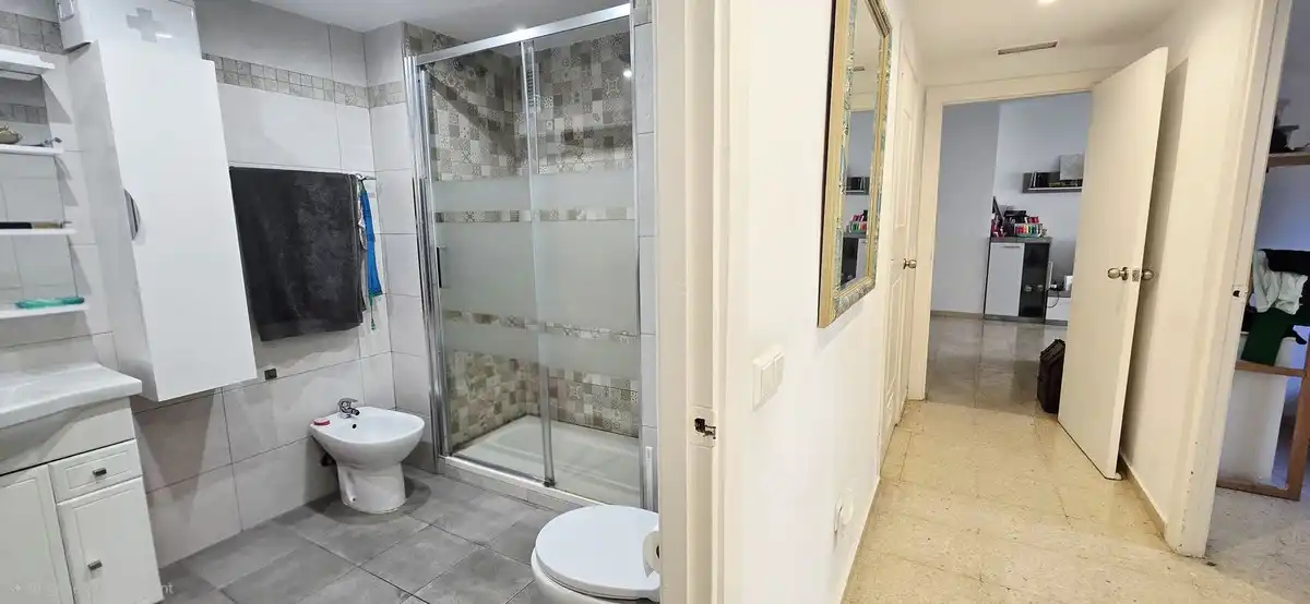 Bathroom of Ground floor for sale in Fuengirola  with Air Conditioner, Heating and Terrace