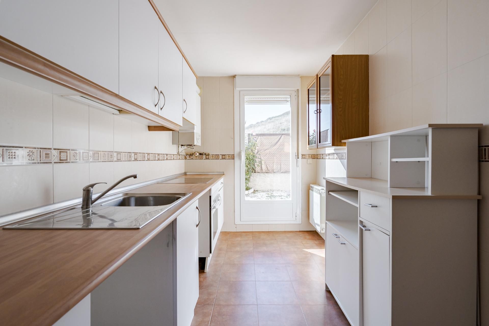 Kitchen of Single-family semi-detached for sale in Carabaña  with Heating, Private garden and Terrace