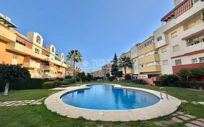 Vista exterior de Pis en venda en Estepona amb Traster i Piscina comunitària