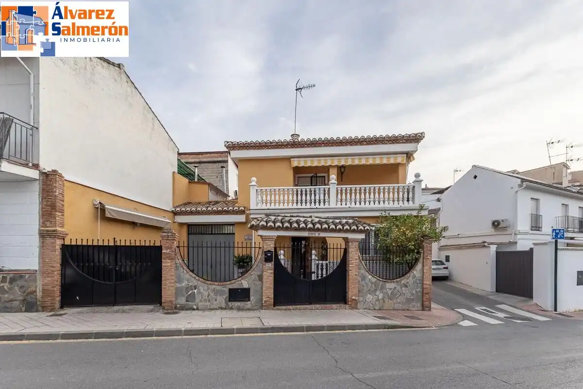 Exterior view of Houses for sale in Granada  with Air Conditioner, Heating and Terrace