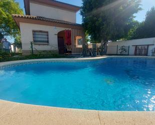 Piscina de Casa o xalet de lloguer en Chiclana de la Frontera amb Aire condicionat, Calefacció i Jardí privat