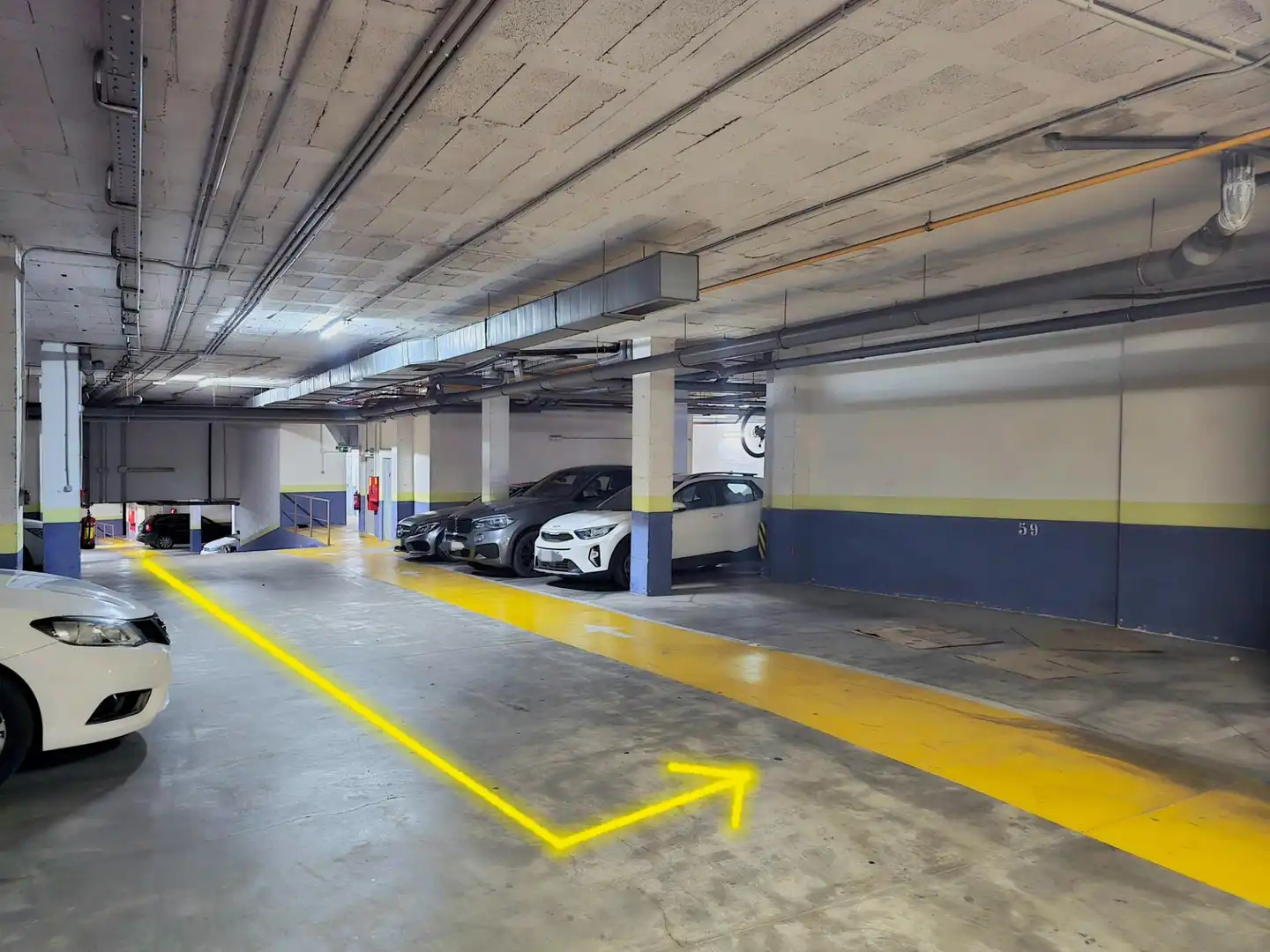 Parking de Apartamento de alquiler en Torremolinos con Aire acondicionado, Calefacción y Jardín privado