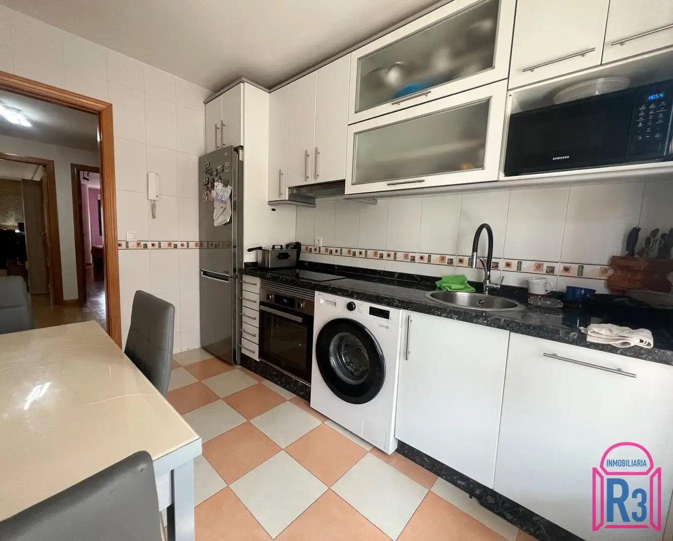 Cuina de Apartament en venda en Villaquilambre amb Calefacció, Terrassa i Traster