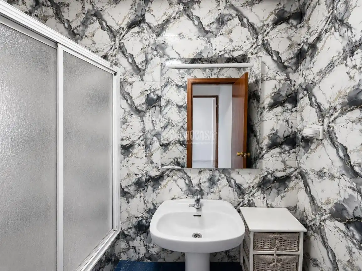 Baño de Casa adosada en venta en Antequera con Aire acondicionado, Trastero y Amueblado