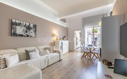 Sala d'estar de Casa o xalet en venda en Sabadell amb Aire condicionat, Calefacció i Jardí privat