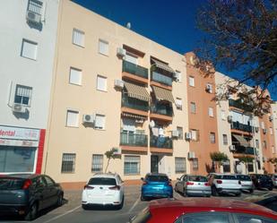 Exterior view of Flat for sale in Dos Hermanas  with Storage room and Community pool