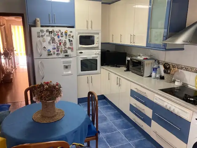 Cuina de Casa o xalet en venda en Olías del Rey amb Aire condicionat, Calefacció i Jardí privat