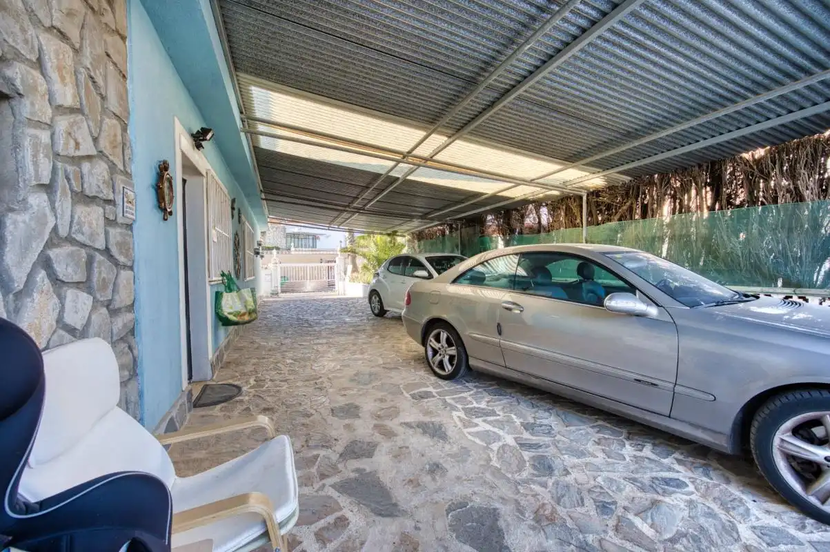 Parking de Casa o chalet en venta en L'Alfàs del Pi con Aire acondicionado, Calefacción y Jardín privado