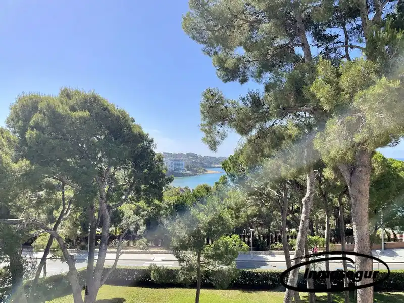 Vista exterior de Piso en venta en Salou con Terraza, Amueblado y Piscina comunitaria