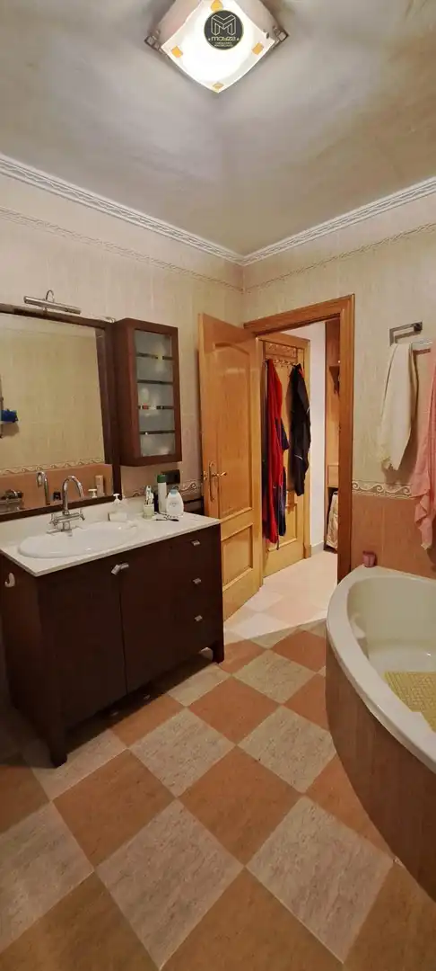 Bany de Casa o xalet en venda en Cárcheles amb Aire condicionat, Jardí privat i Terrassa