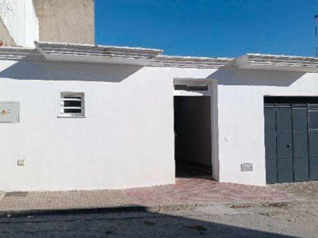 Local comercial en Venta en Calle Alcalde Juan Galán, 7 en Trebujena
