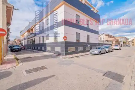 Vista exterior de Apartamento en venta en Albolote con Trastero y Piscina comunitaria