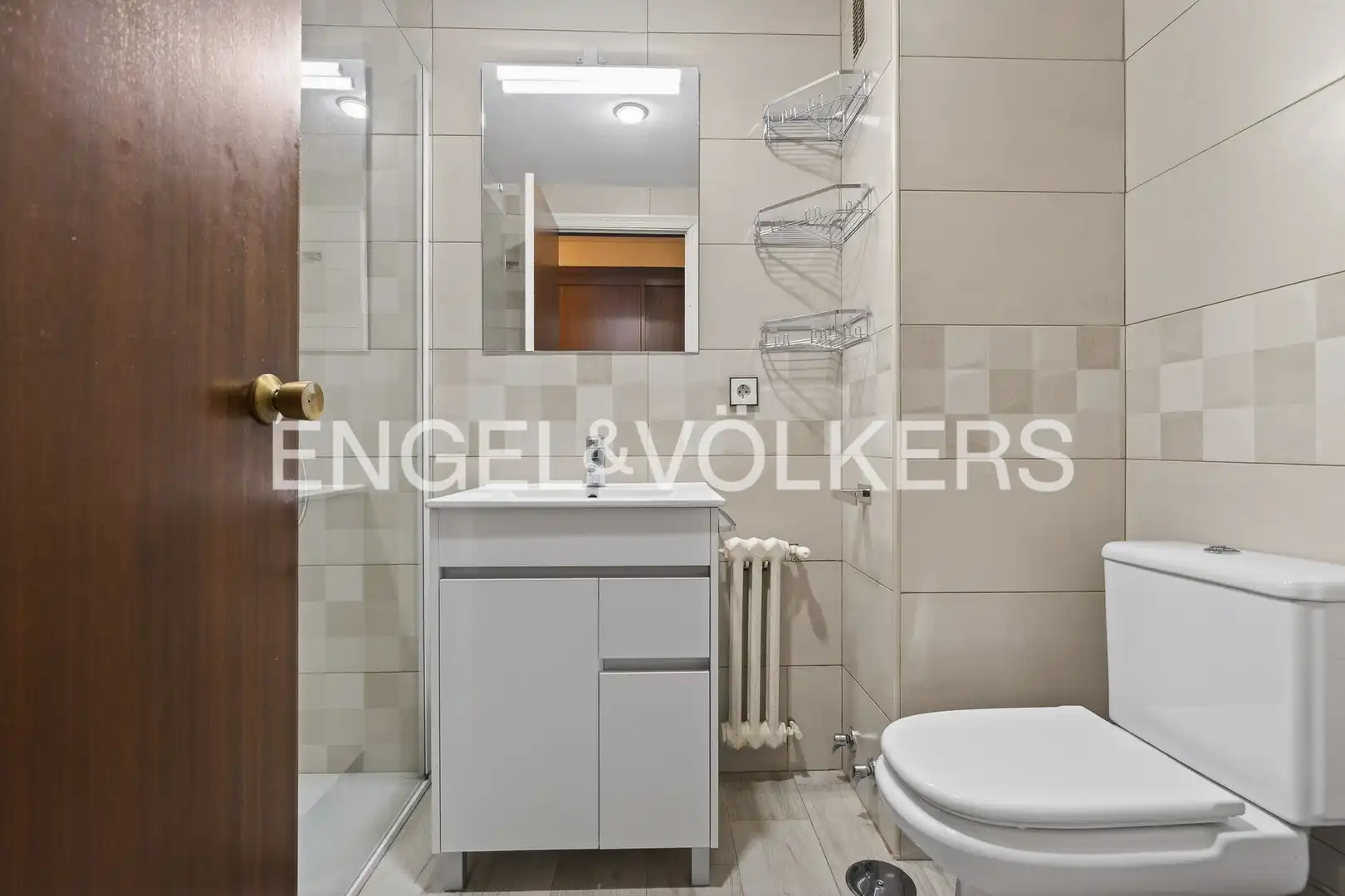 Bathroom of Flat for sale in Sevilla  with Air Conditioner, Heating and Balcony