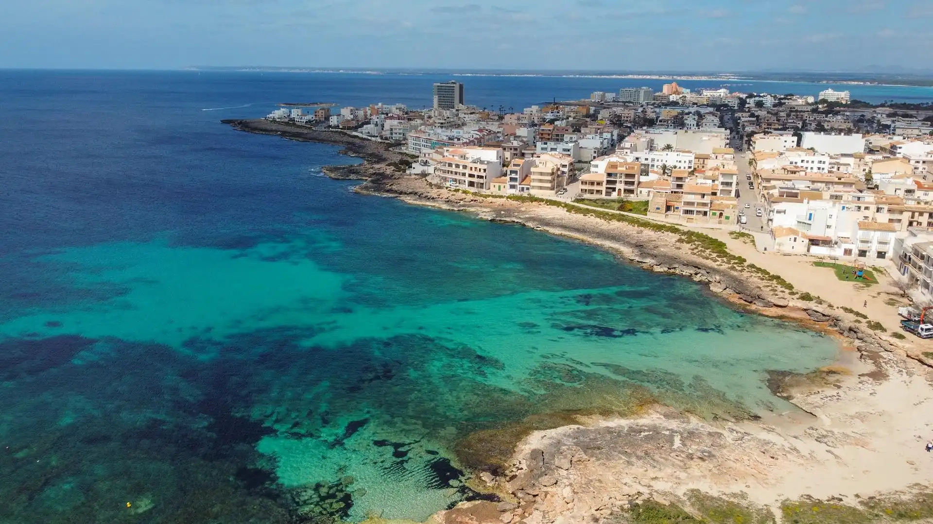 Vista exterior de Piso en venta en Ses Salines con Aire acondicionado, Calefacción y Terraza