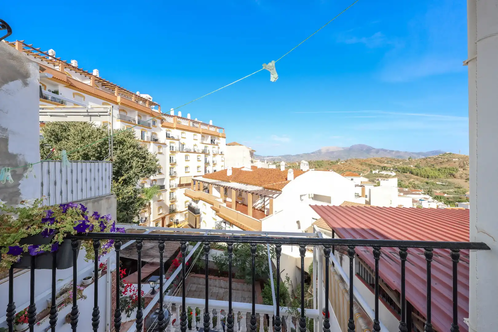 Vista exterior de Casa adosada en venta en Guaro con Aire acondicionado