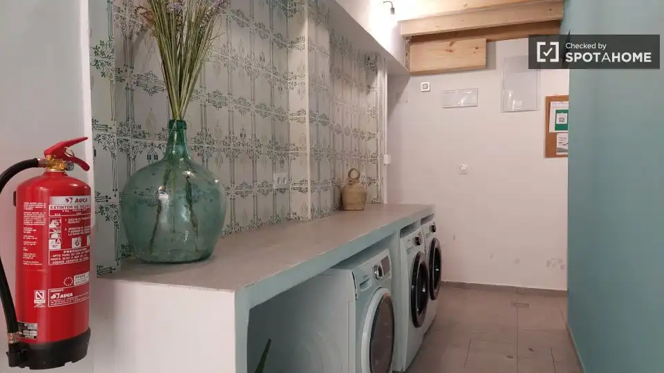 Room in Barrio de Benicalap