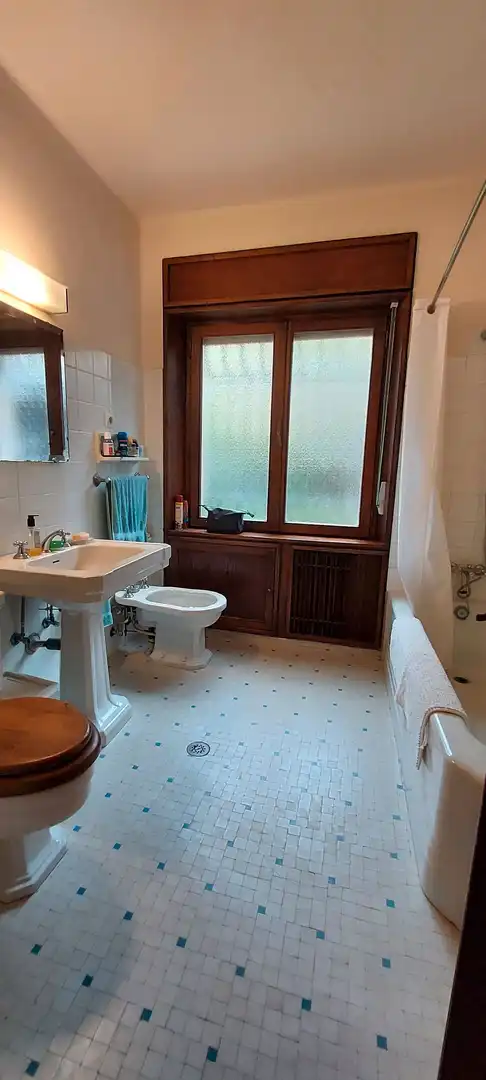 Bany de Finca rústica en venda en Salas amb Calefacció, Jardí privat i Parquet