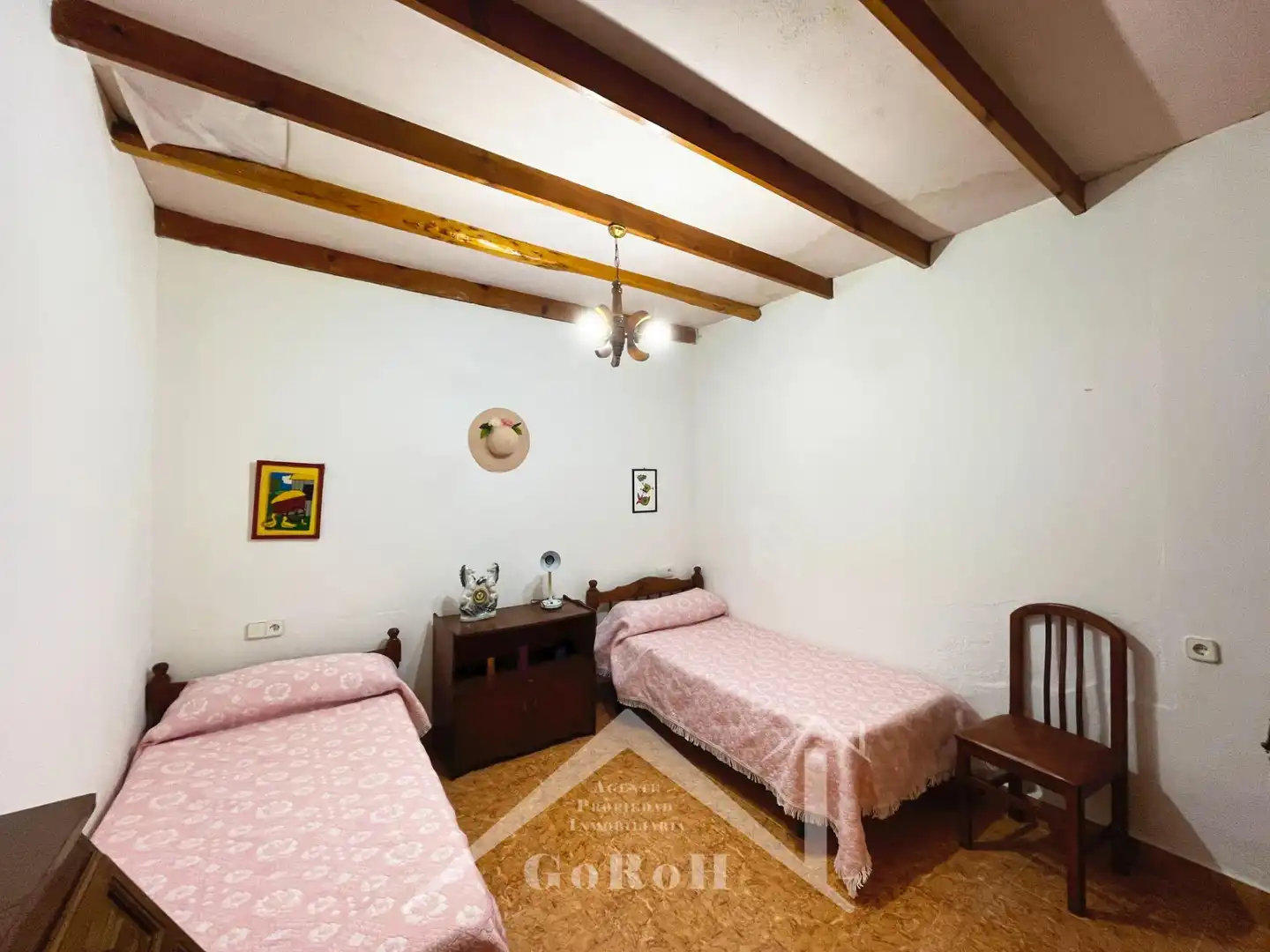 Sala d'estar de Casa adosada en venda en Almadén de la Plata amb Traster, Moblat i Alarma