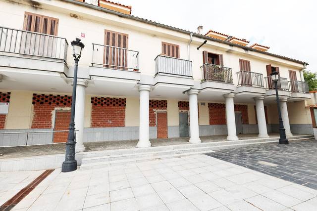 Local comercial en Venta en Venturada Pueblo