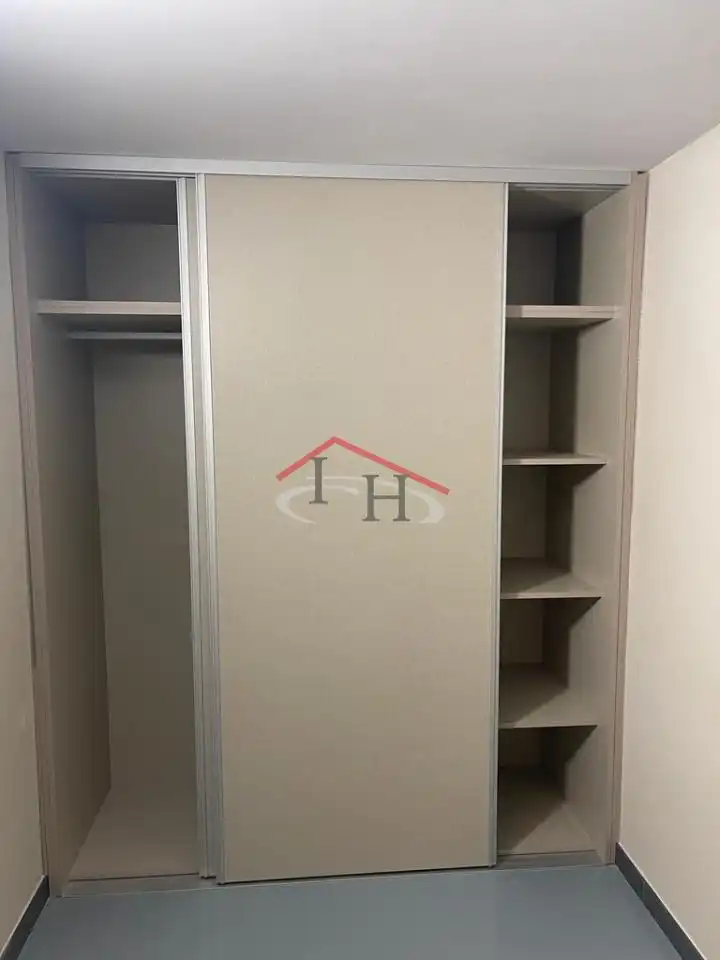 Habitación de Apartamento de alquiler en León Capital  con Calefacción, Parquet y Terraza