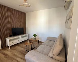 Sala d'estar de Casa adosada de lloguer en Torrevieja amb Aire condicionat, Calefacció i Terrassa