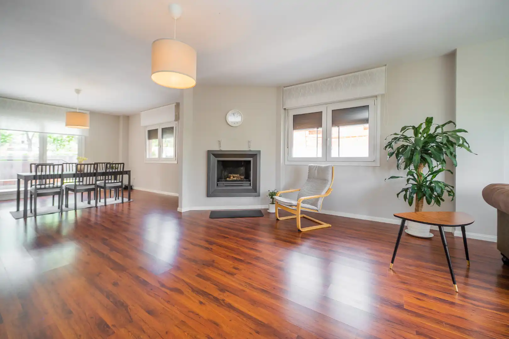 Sala de estar de Casa adosada en venta en Las Rozas de Madrid con Aire acondicionado, Calefacción y Jardín privado