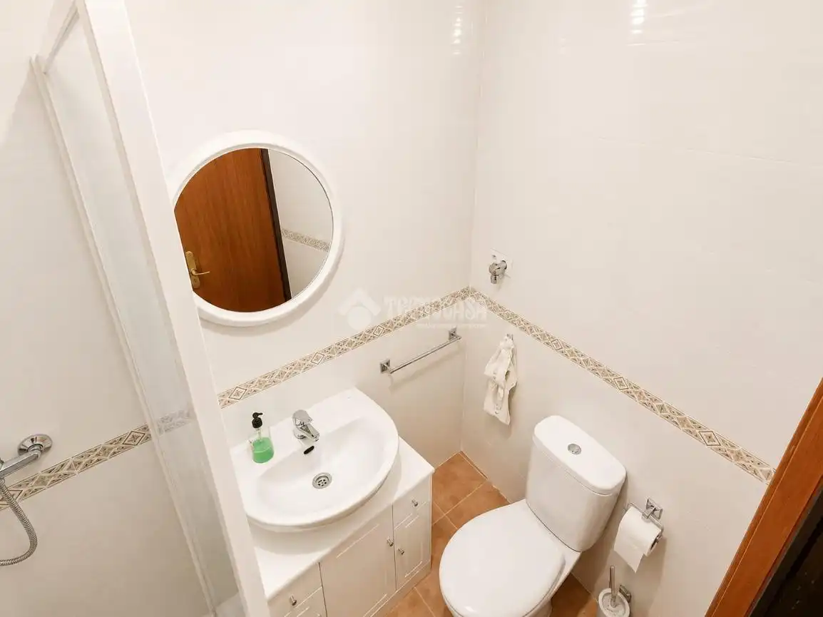 Baño de Casa adosada en venta en Caleruela con Calefacción y Amueblado