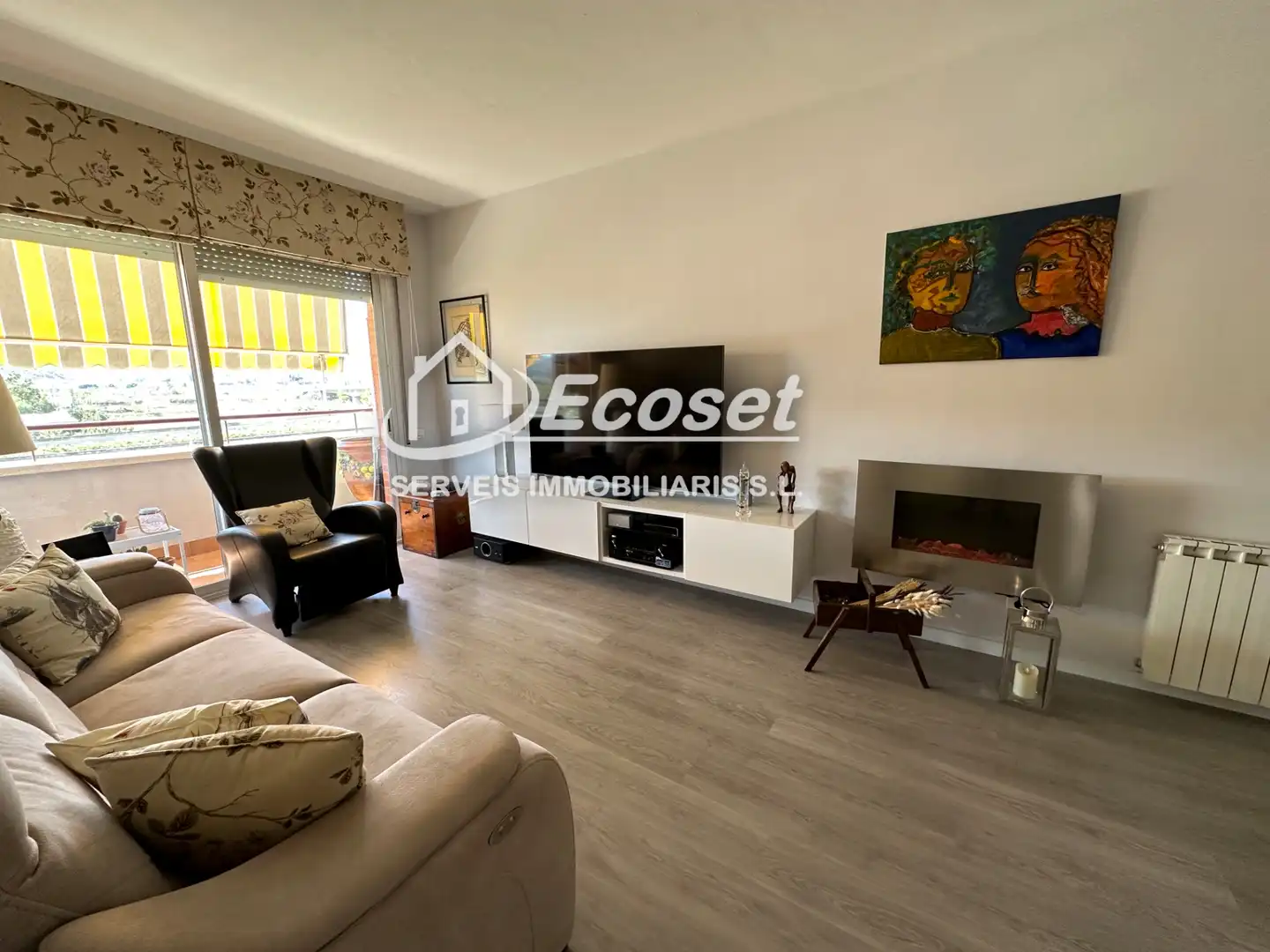Sala d'estar de Pis en venda en Molins de Rei amb Aire condicionat, Calefacció i Parquet