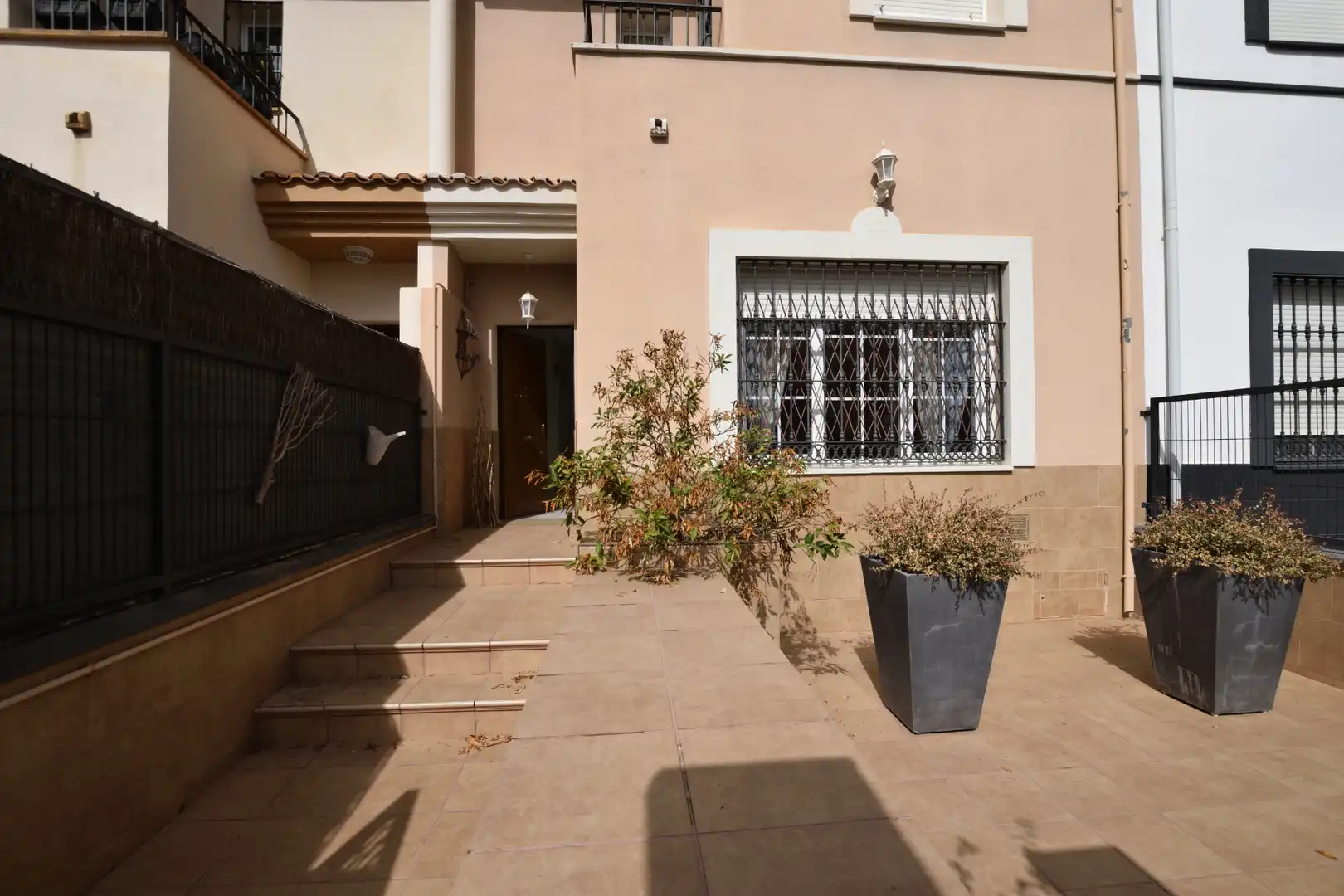 Vista exterior de Casa adosada en venda en Ronda amb Aire condicionat, Calefacció i Parquet