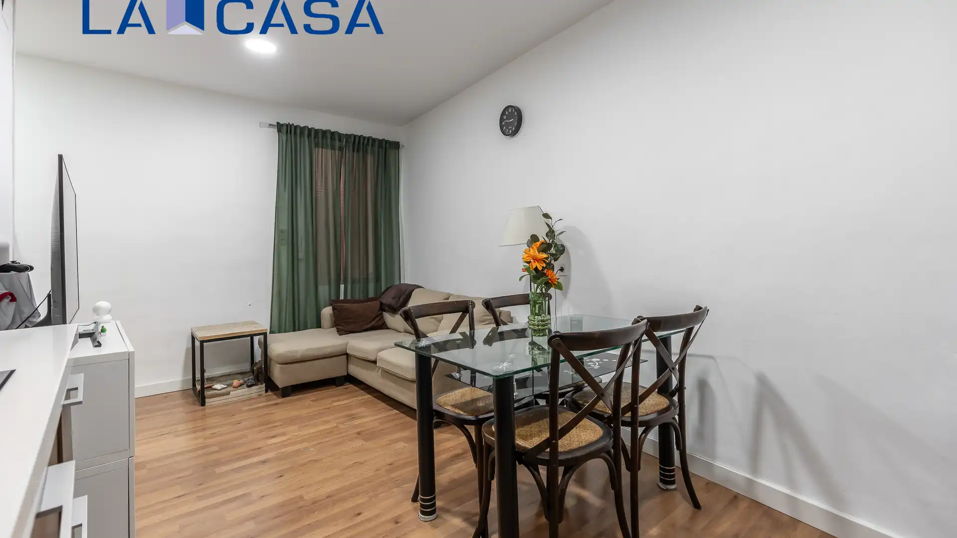 Sala de estar de Piso en venta en  Madrid Capital
