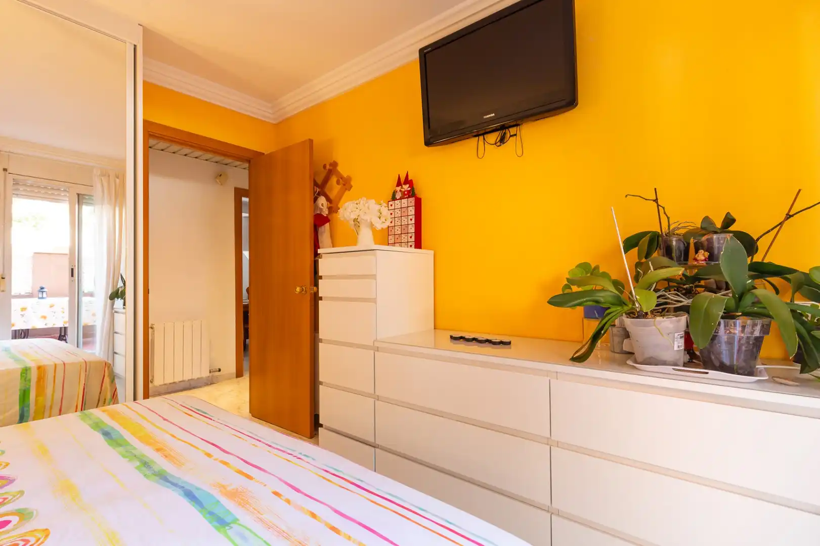 Schlafzimmer von Erdgeschoss zum Verkauf in Rubí mit Klimaanlage, Heizung und Terrasse