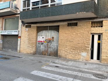 Business premises for sale in Carrer Carrer Cerdanya