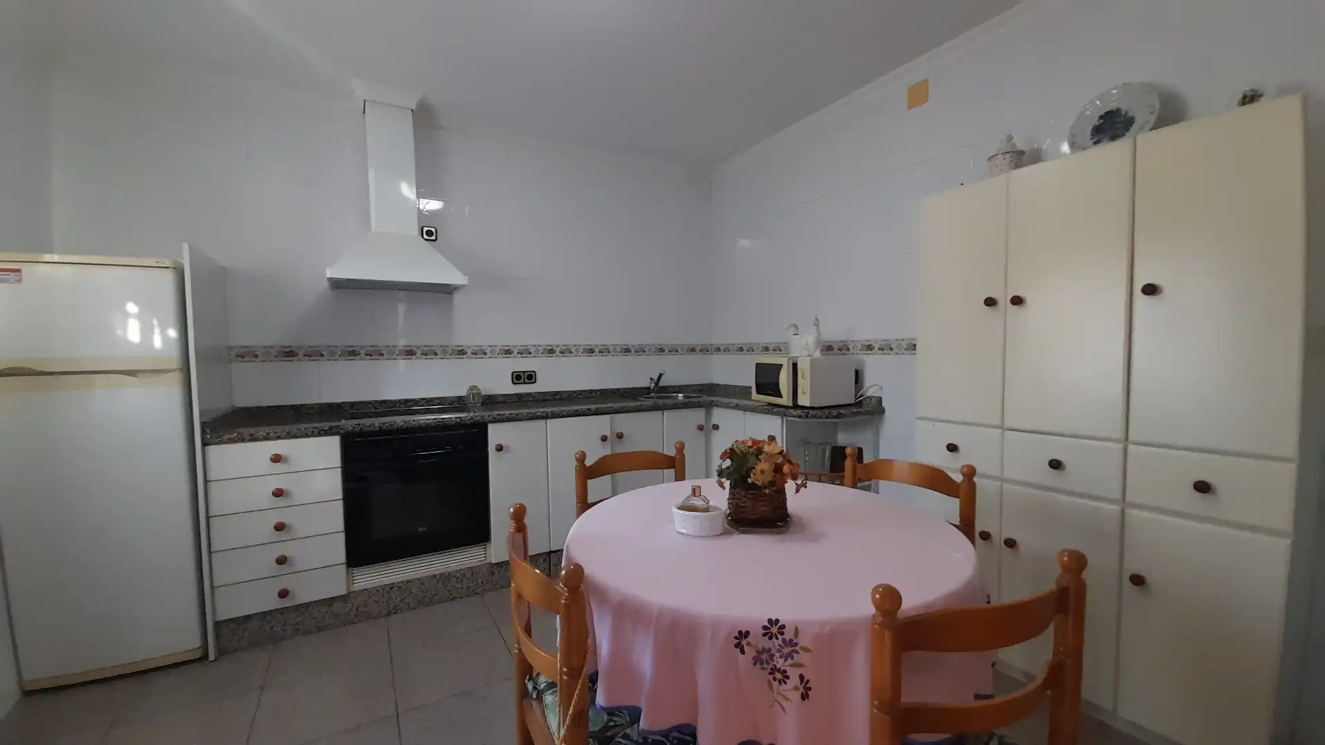 Küche von Country house zur Miete in Oviedo  mit Heizung, Terrasse und Möbliert